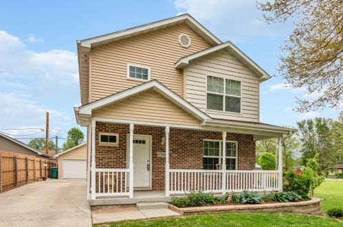 1208 Clark St, Joliet, IL 60432-1106