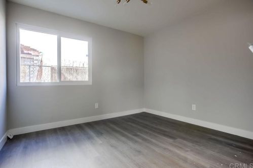 1461 Darwin Dr, Oceanside CA  92056-3042 exterior
