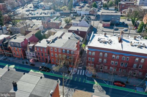 126 Walnut St, Lancaster PA  17602-5043 exterior