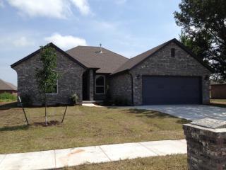 932 12th St, Oklahoma City, OK 73106-6804