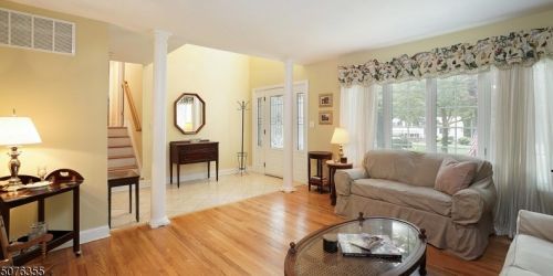2004 Hill Top Rd, Scotch Plains, NJ 07076-4661