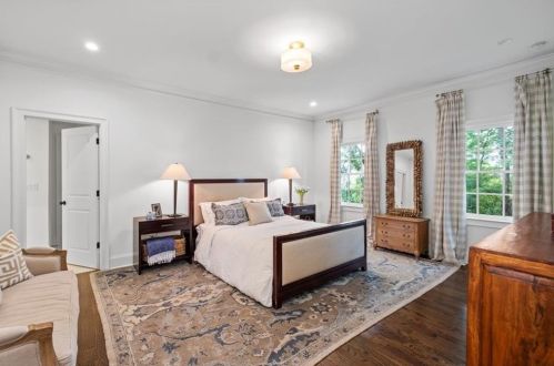 4800 Huntley Dr, Atlanta GA  30342-2732 exterior