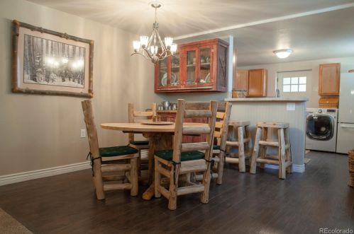 3279 Pearl St, Englewood CO 80113-2713 exterior