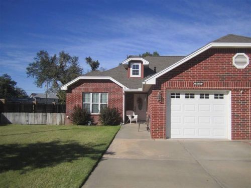4726 Redbud St, Woodward, OK 73801-3853