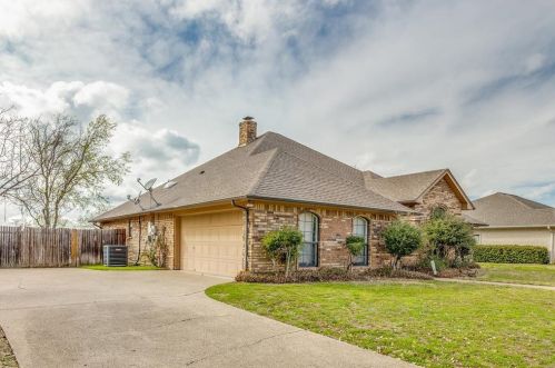 329 Sexton Ln, Fort Worth TX  76126-3116 exterior