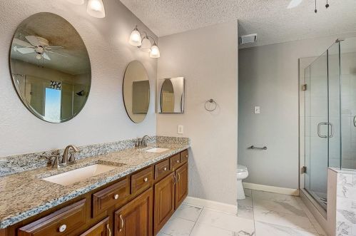 1521 Lindby Dr, Lewisville TX  75028-3624 exterior
