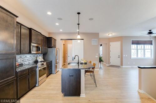 9169 Compass Pointe Rd, Saint Paul MN  55129 exterior