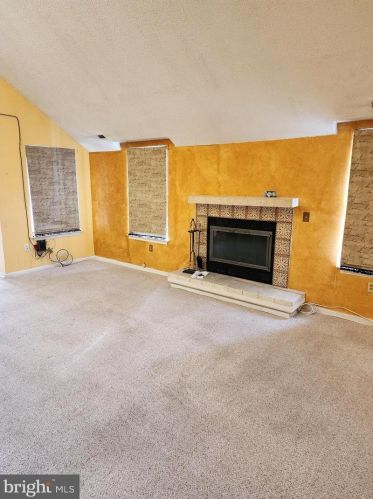 1003 Eagles Chase Dr, Trenton NJ  08648-2556 exterior