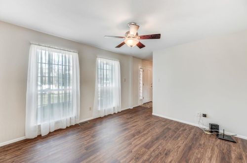 302 Jefferson Circle Dr, Fenton, MO 63026-4611