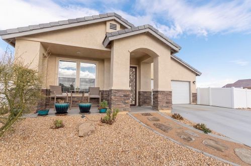 5659 Avenue, Lancaster, CA 93536