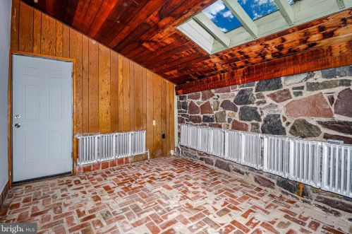 635 Parkway Ave, Trenton NJ  08618-2723 exterior