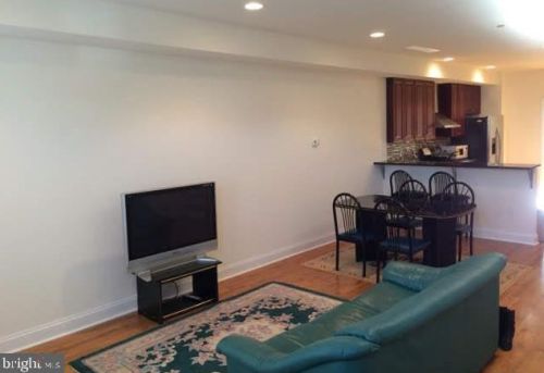 338 42nd St, Philadelphia PA  19104-4016 exterior