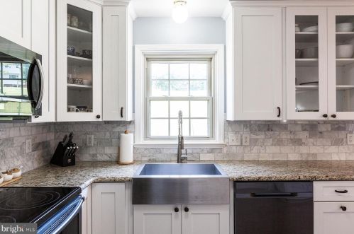 673 Royal Vw Dr, Lancaster PA  17601-2873 exterior