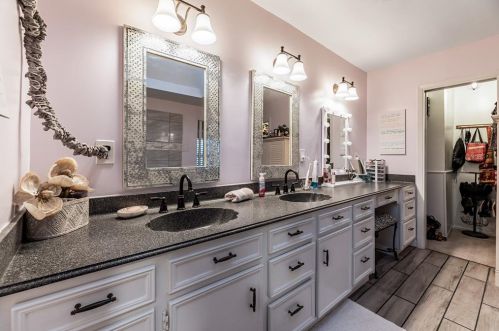 702 Timber Cv Dr, Taylor Lake Village TX 77586-4617 exterior