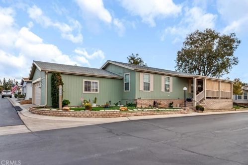 5200 Irvine Blvd, Irvine CA  92620-2013 exterior