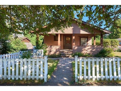 329 11th St, Mcminnville, OR 97128-3505