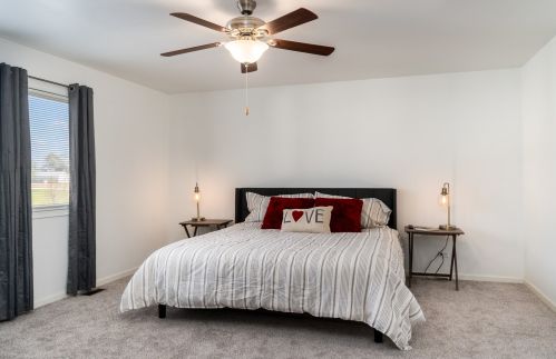 820 Elizabeth Ln, Pingree Grove IL  60140-7715 exterior