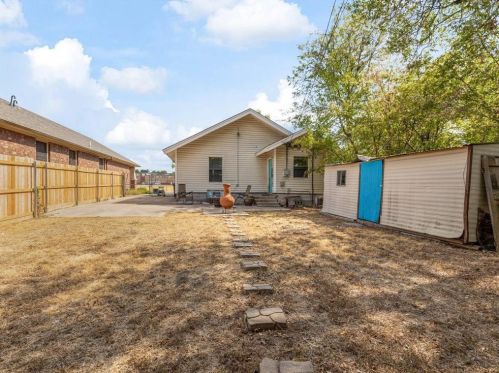 1212 Lilac St, Fort Worth TX  76110-2039 exterior