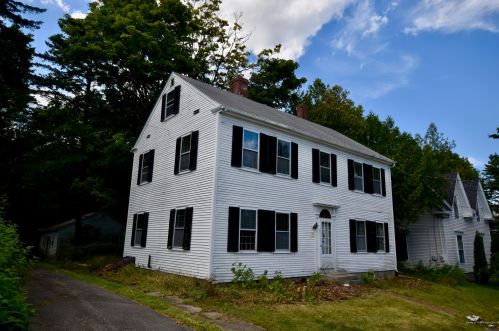 67 Chestnut St, Camden, ME 04843-2211