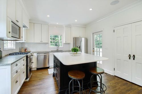 2654 Ellwood Dr, Atlanta GA  30305-3866 exterior