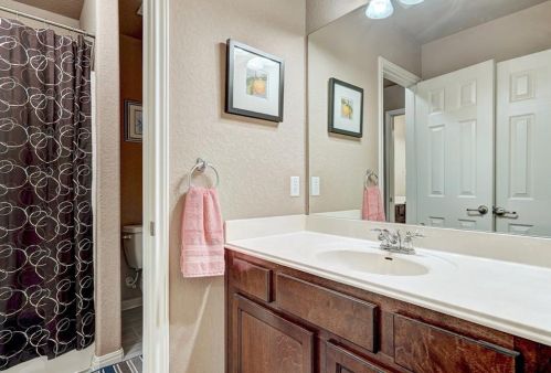 108 Ferrule Dr, Uhland TX 78640-8008 exterior