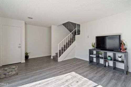 86 Cabrillo Ct, Santa Paula, CA 93060-2410