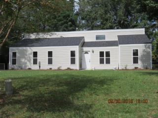 471 Chippenham Ln, Florence, SC 29501-7527