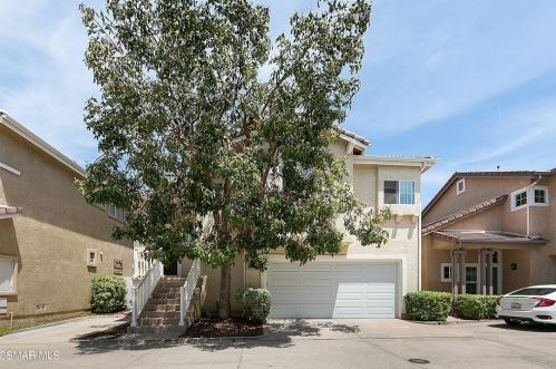 1674 Tanglebush Ln, Simi Valley, CA 93065-7400
