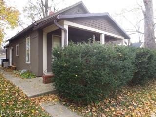 621 Mulberry St, Bloomington, IL 61701-2855