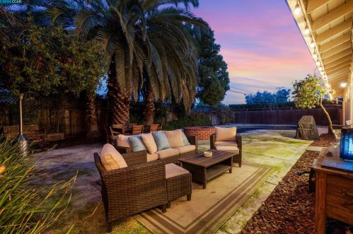 3707 Sheridan Ct, Concord CA  94518-1627 exterior