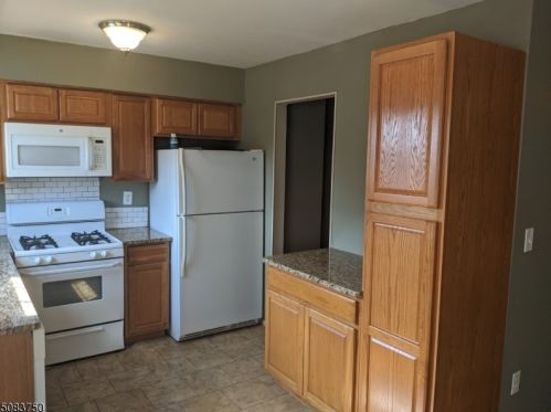 183 Cynthia Dr, Hackettstown NJ  07840-3735 exterior