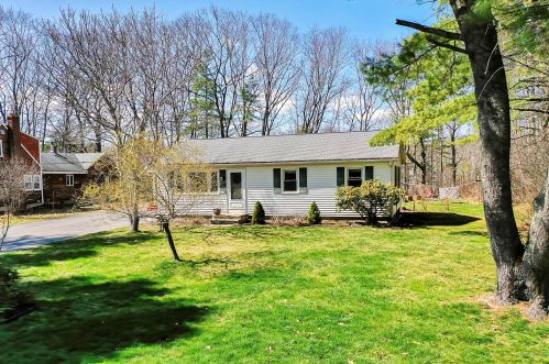 99 Melissa Dr, Yarmouth, ME 04096-7717