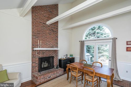 1 Tomlyn Dr, Princeton NJ  08540-4316 exterior