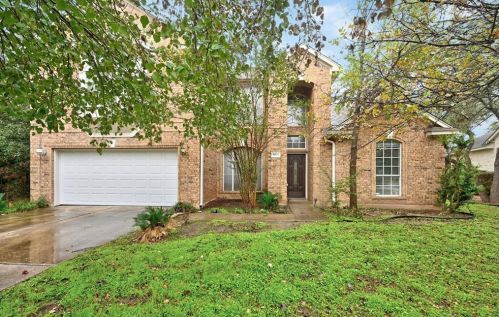 8605 Axis Dr, Austin TX  78749-3738 exterior