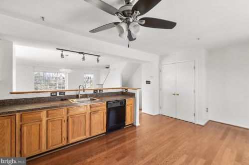 6100 Cliffside Trl, Columbia MD 21045-7412 exterior