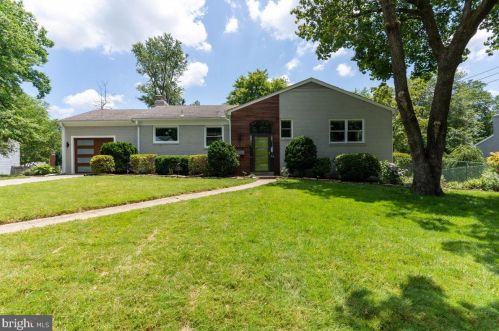 6226 Cheryl Dr, Falls Church, VA 22044-1805