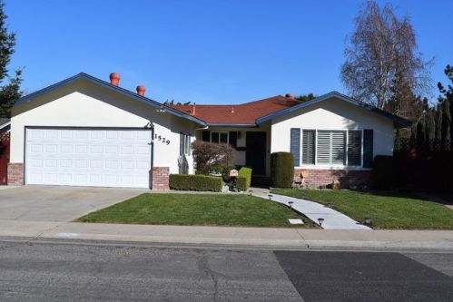 1529 Dwight Ln, Modesto, CA 95350-2015
