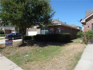 5721 Downs Dr, Fort Worth TX  76179-7366 exterior