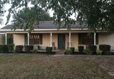 1701 Oak St, Farelly Lake, AR 72160-6345