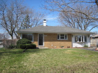 1114 Janet Ave, Oak Brook IL  60561-4523 exterior