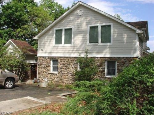 86 Hillcrest Dr, Parsippany, NJ 07834-1412