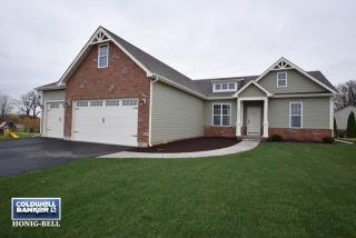 616 Brighton Way, Sycamore IL  60178-8935 exterior