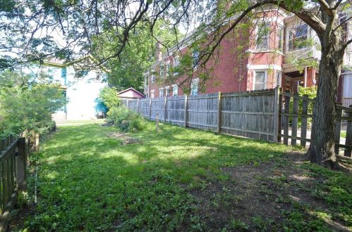 206 Hastings St, Cincinnati OH 45219-1420 exterior