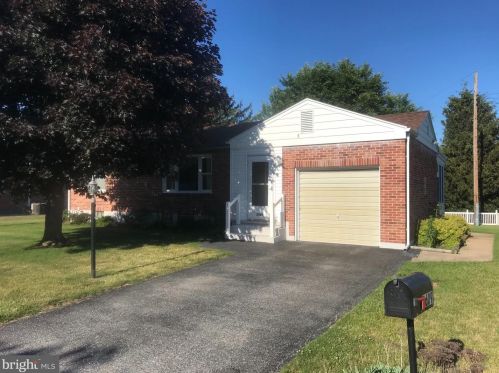 2609 Meadowbrook Blvd, York, PA 17406-3042