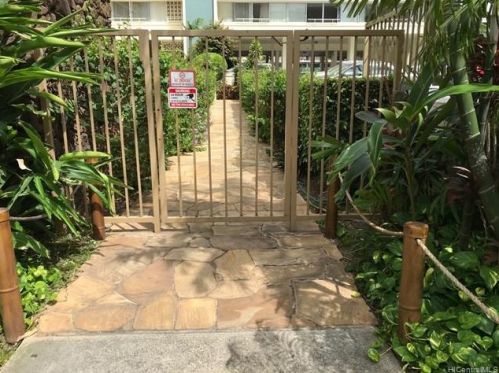 435 Seaside Ave, Honolulu, HI 96815-2639