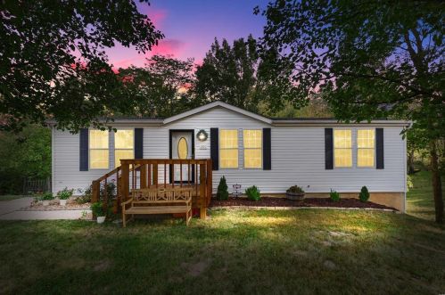 200 Warren Dr, Winfield, MO 63389-3336