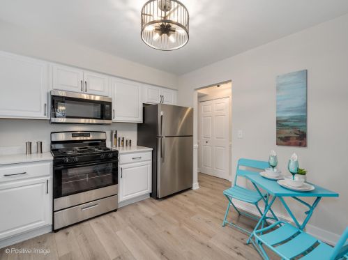 201 Monroe Rd, Lemont IL  60440-2022 exterior