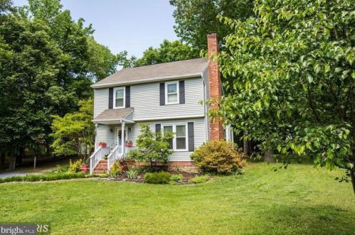 311 Pleasants Dr, Fredericksburg, VA 22407-1430