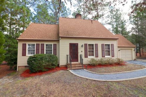 16 Cameron Ln, Pinehurst, NC 28374-8071