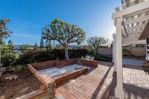 6 Elderberry, Irvine CA  92603-3703 exterior